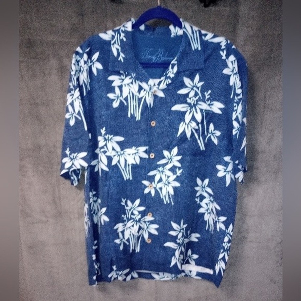 Tommy Bahama Blue & White Floral Casual Button-Down Shirt